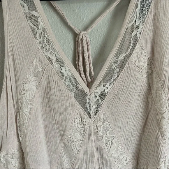 American Eagle Lace Trimmed Tank Top - Picture 2 of 4